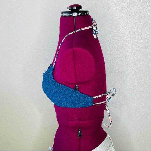 Blue crochet bathing suit top - size XS - Picture 4 of 5